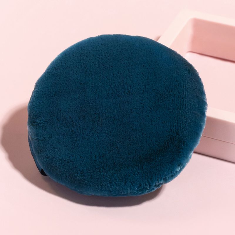 Esponja de polvo suelto antiestática con tratamiento de superficie conforme a ISO 9073-10. Previene la formación de grumos y la dispersión en el aire durante la aplicación — ideal para sistemas profesionales y minoristas de polvo suelto.