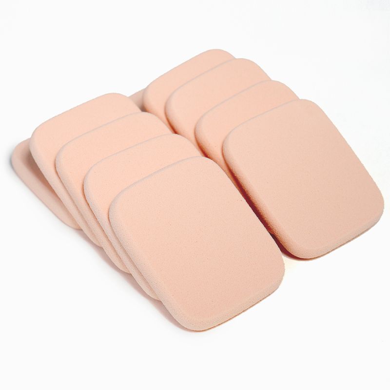 Esponja compacta de textura aterciopelada en beige para una integración perfecta de la piel. La espuma de celda cerrada reduce el desperdicio de polvo hasta 70% — ideal para programas de marca privada de belleza limpia